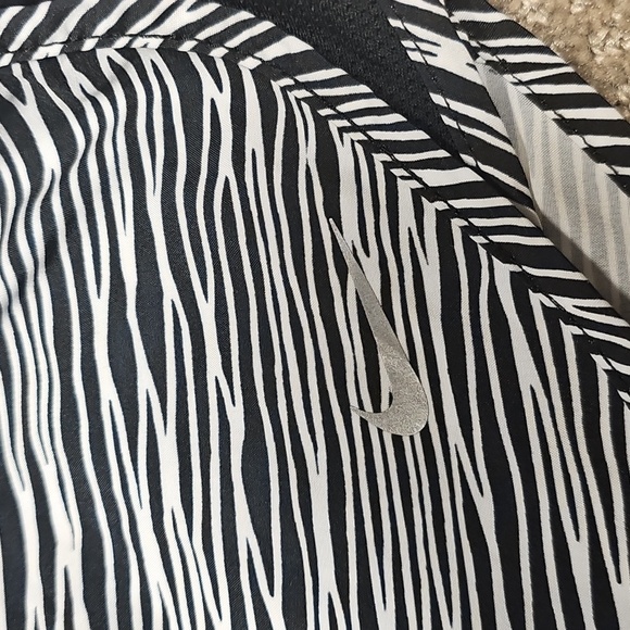 Nike dri-fit meduim - Picture 4 of 5